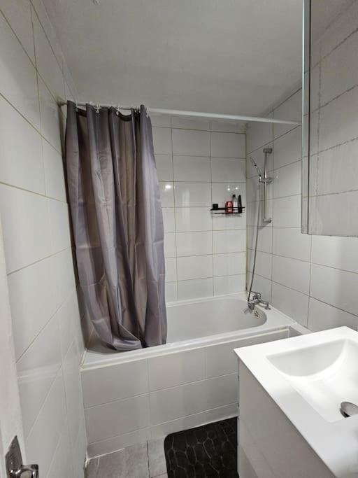 Bel Appartement A 舒瓦西勒鲁瓦 外观 照片