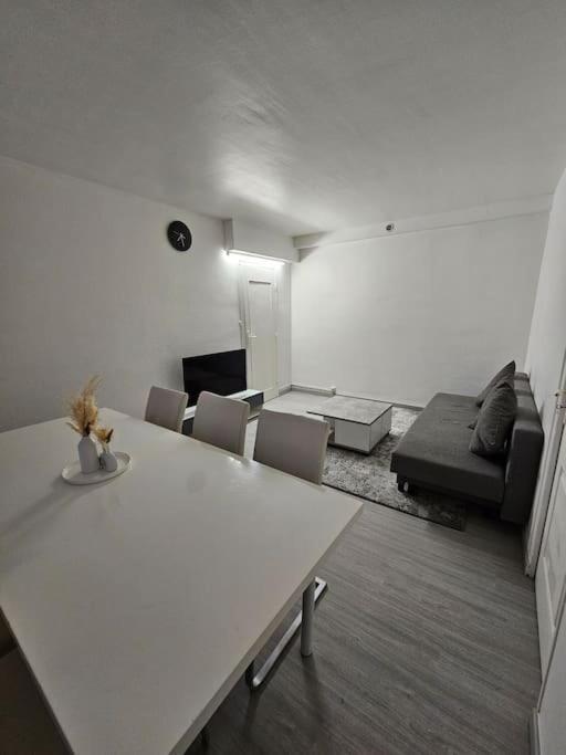 Bel Appartement A 舒瓦西勒鲁瓦 外观 照片