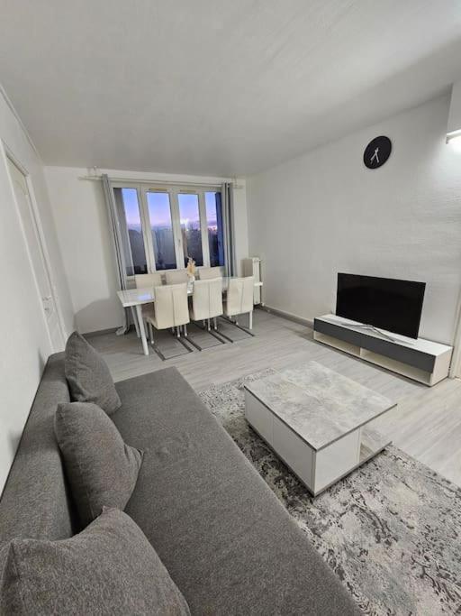 Bel Appartement A 舒瓦西勒鲁瓦 外观 照片
