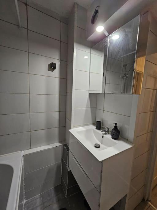 Bel Appartement A 舒瓦西勒鲁瓦 外观 照片
